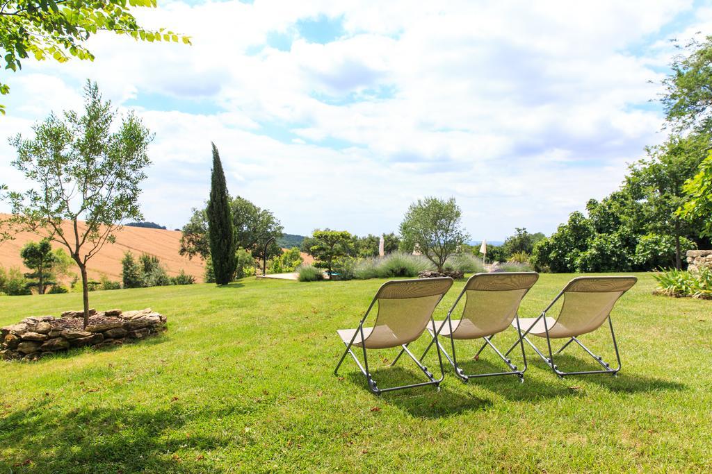 Au Mas Des Calmettes Bed and Breakfast Parisot  Εξωτερικό φωτογραφία